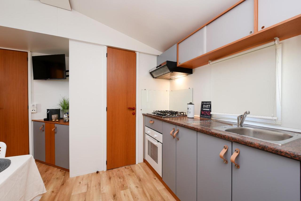 Mia Mobile Home With Jacuzzi Ždrelac Εξωτερικό φωτογραφία