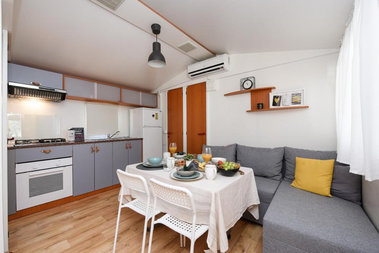 Mia Mobile Home With Jacuzzi Ždrelac Εξωτερικό φωτογραφία